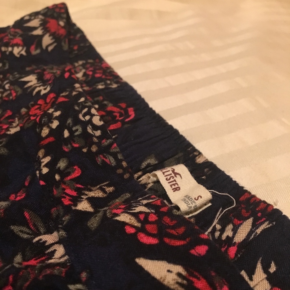 Patterned Shorts - Picture 2 of 4